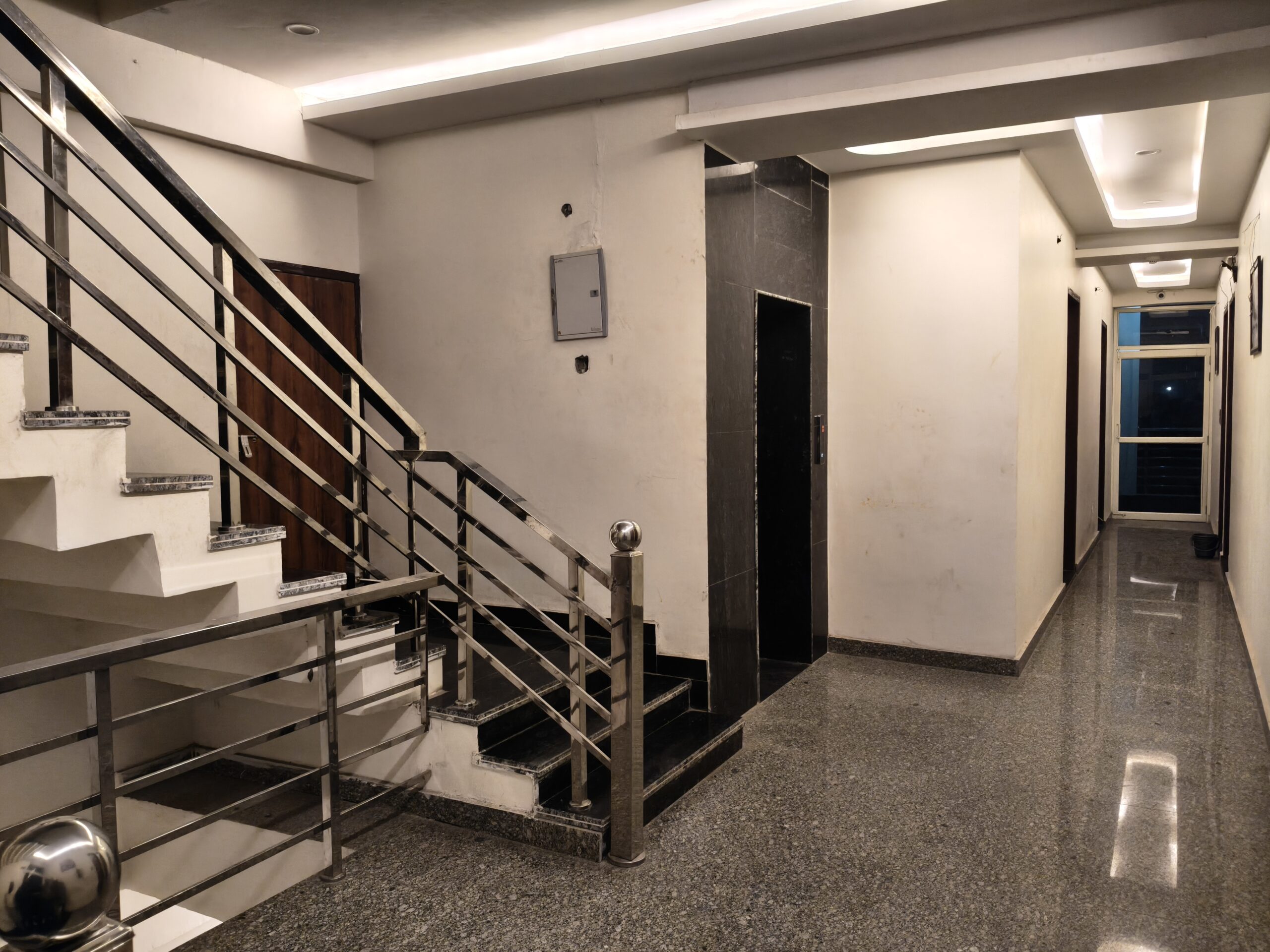 Hotel Lobby 06
